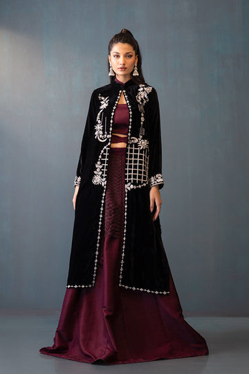 VELOURS NOIR CAPE HANDMADE